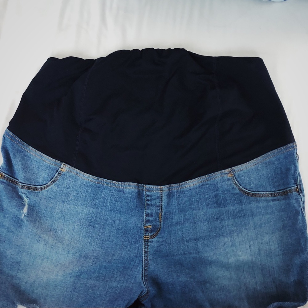 Maternity jeans distressed